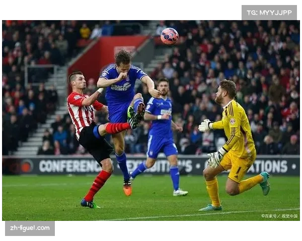 美因茨0-0门兴，客队门将西佩尔高接抵挡，主队锋线屡失良机